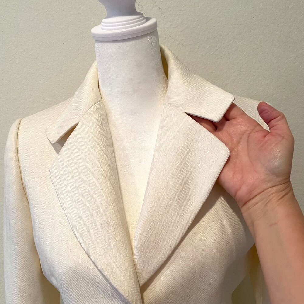 Tahari ASL Petite Women's Blazer  Beige/Ivory.  Size: 2P - Picture 4 of 8